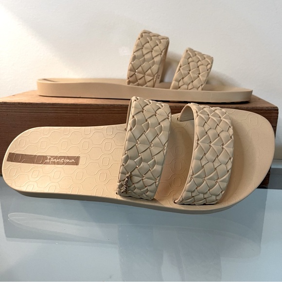 Ipanema pool shoes/ slides beige - Picture 3 of 5